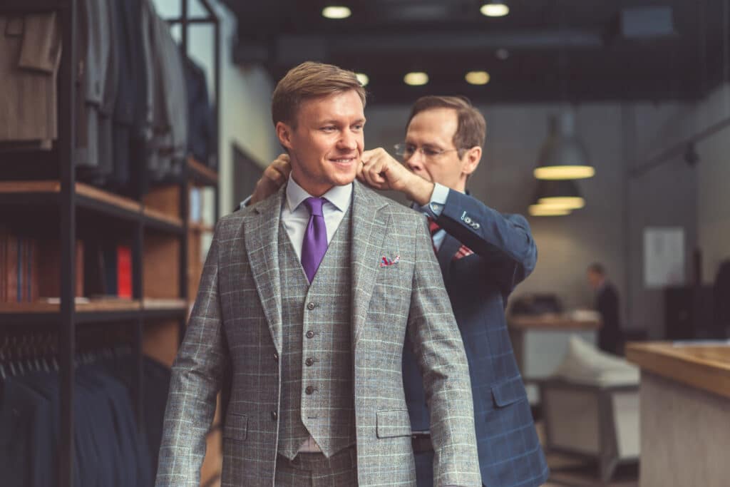 With real-time notifications powered by edge computing, consultants receive instant insights to present tailored outfit selections, creating a seamless, personalized shopping experience.